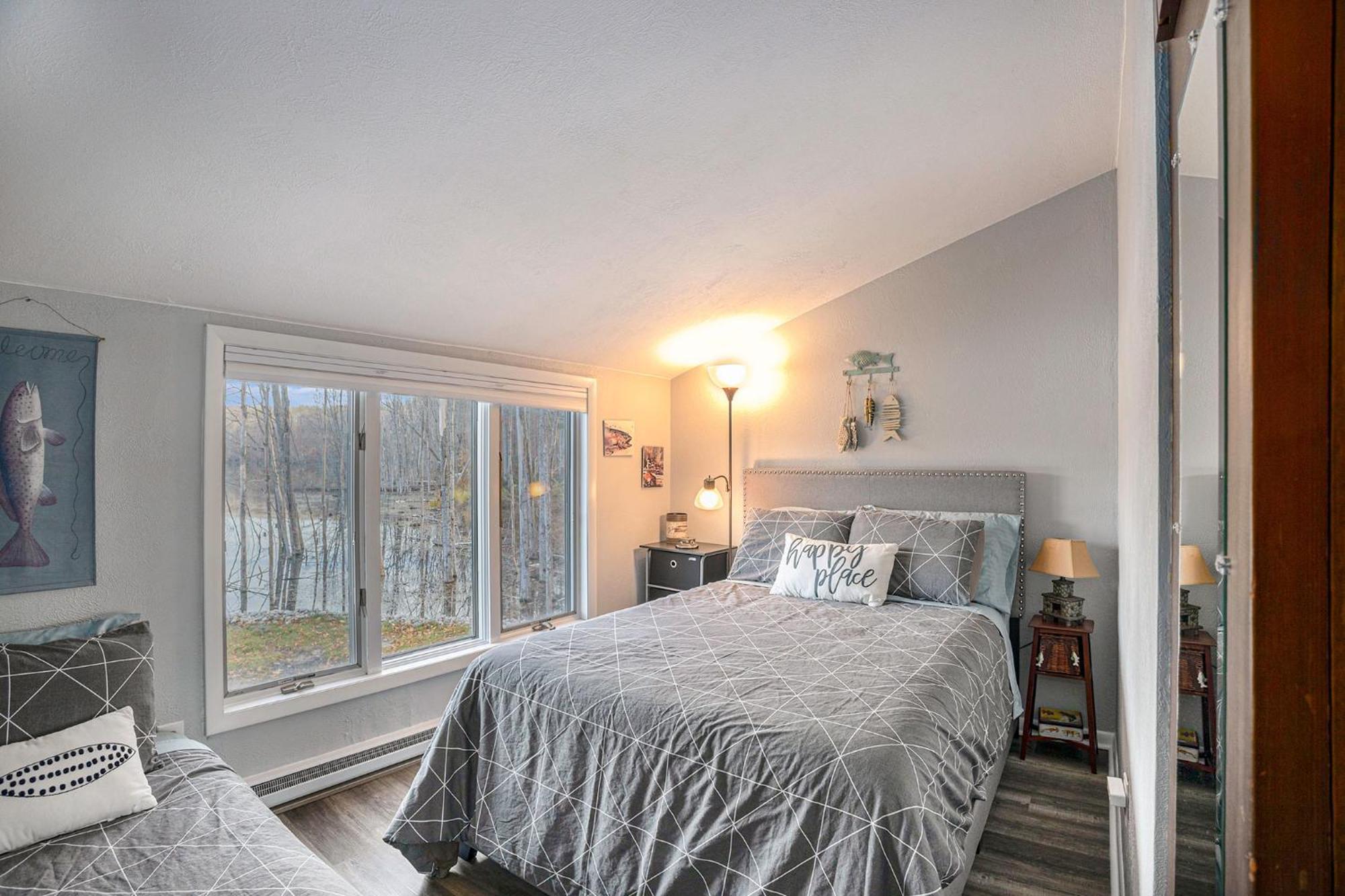 Quiet And Cozy Lakefront Home Near Mt Boyne Gaylord Luaran gambar